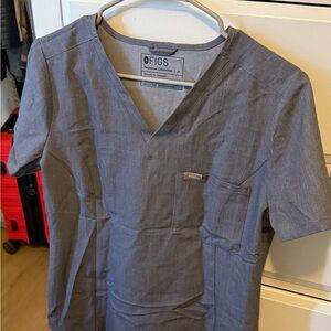 FIGS Catalina graphite scrub top in size medium